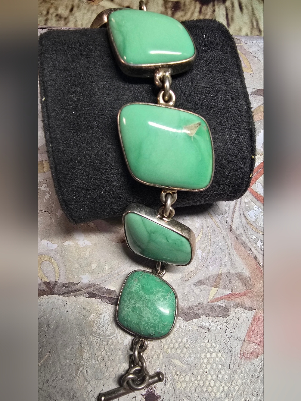 Vintage Soutwest-inspired Sterling Silver And Variscite Cabochan Toggle Bracelet - Picture 6 of 10